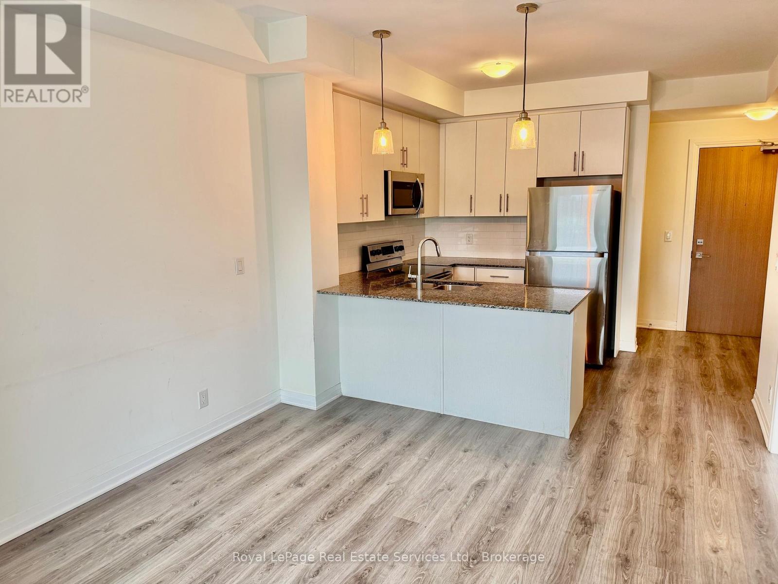 132 - 128 Grovewood Common, Oakville, Ontario  L6H 0X3 - Photo 7 - W12478231