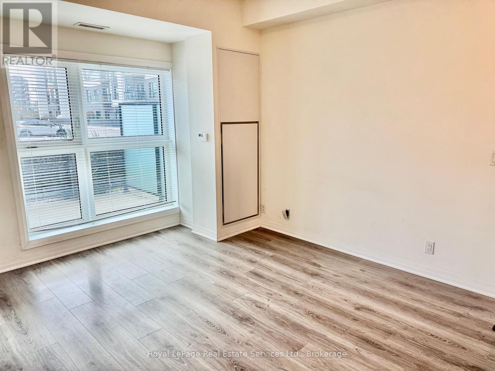 132 - 128 Grovewood Common, Oakville, Ontario  L6H 0X3 - Photo 8 - W12478231