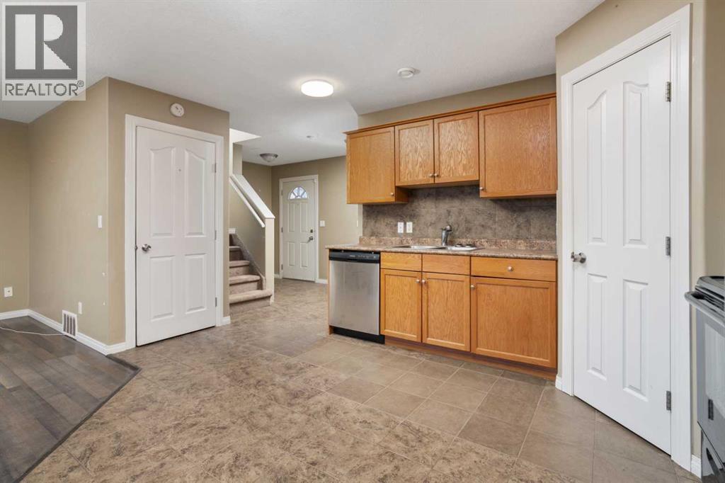 5, 6802 50 Avenue, Camrose, Alberta  T4V 5C7 - Photo 4 - A2265995