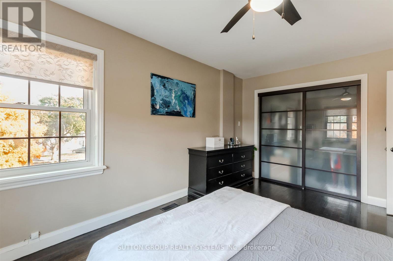 1 Elmlea Avenue, Toronto (Humber Heights), Ontario  M9P 2M6 - Photo 21 - W12472229