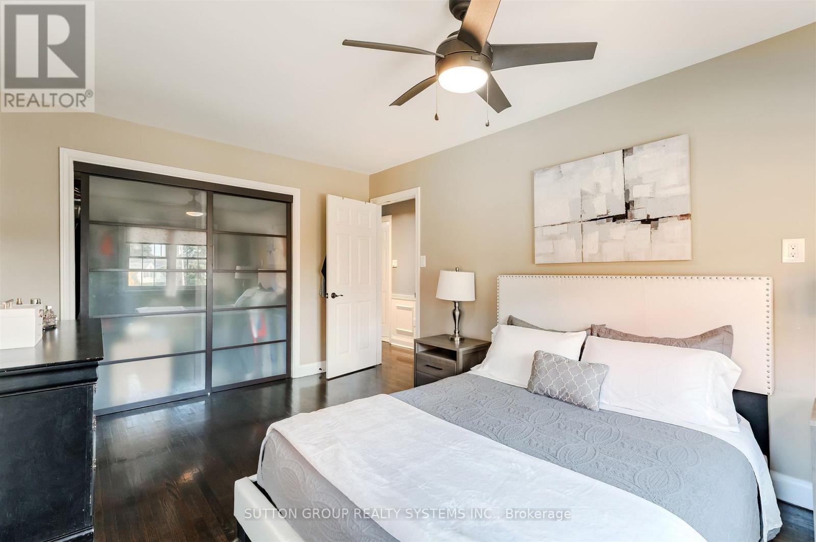 1 Elmlea Avenue, Toronto (Humber Heights), Ontario  M9P 2M6 - Photo 20 - W12472229