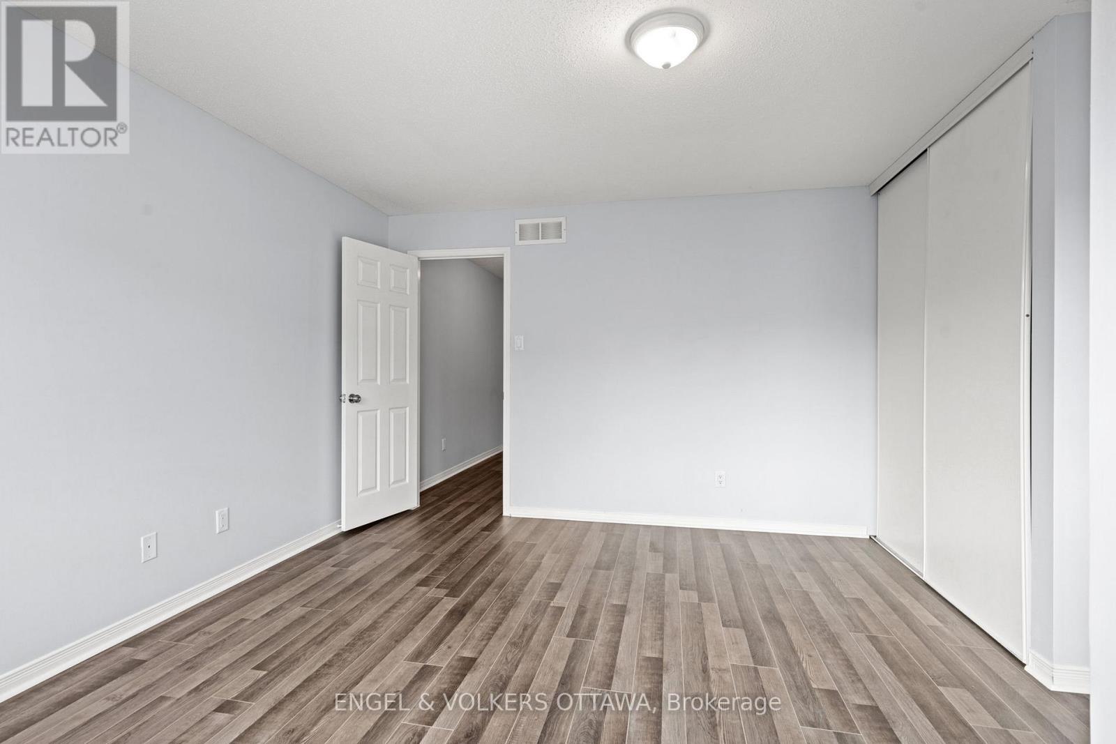 142 Wharhol Private, Ottawa, Ontario  K2H 1G5 - Photo 18 - X12463500