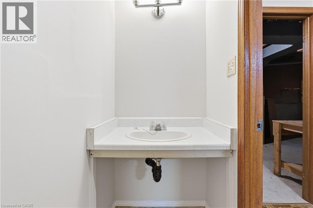 28 Bacall Crescent, Hamilton, Ontario  L8T 4W9 - Photo 30 - 40781609