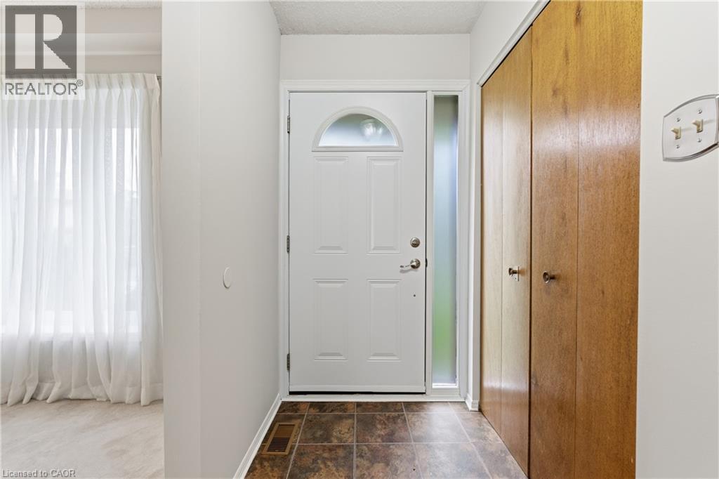 28 Bacall Crescent, Hamilton, Ontario  L8T 4W9 - Photo 4 - 40781609