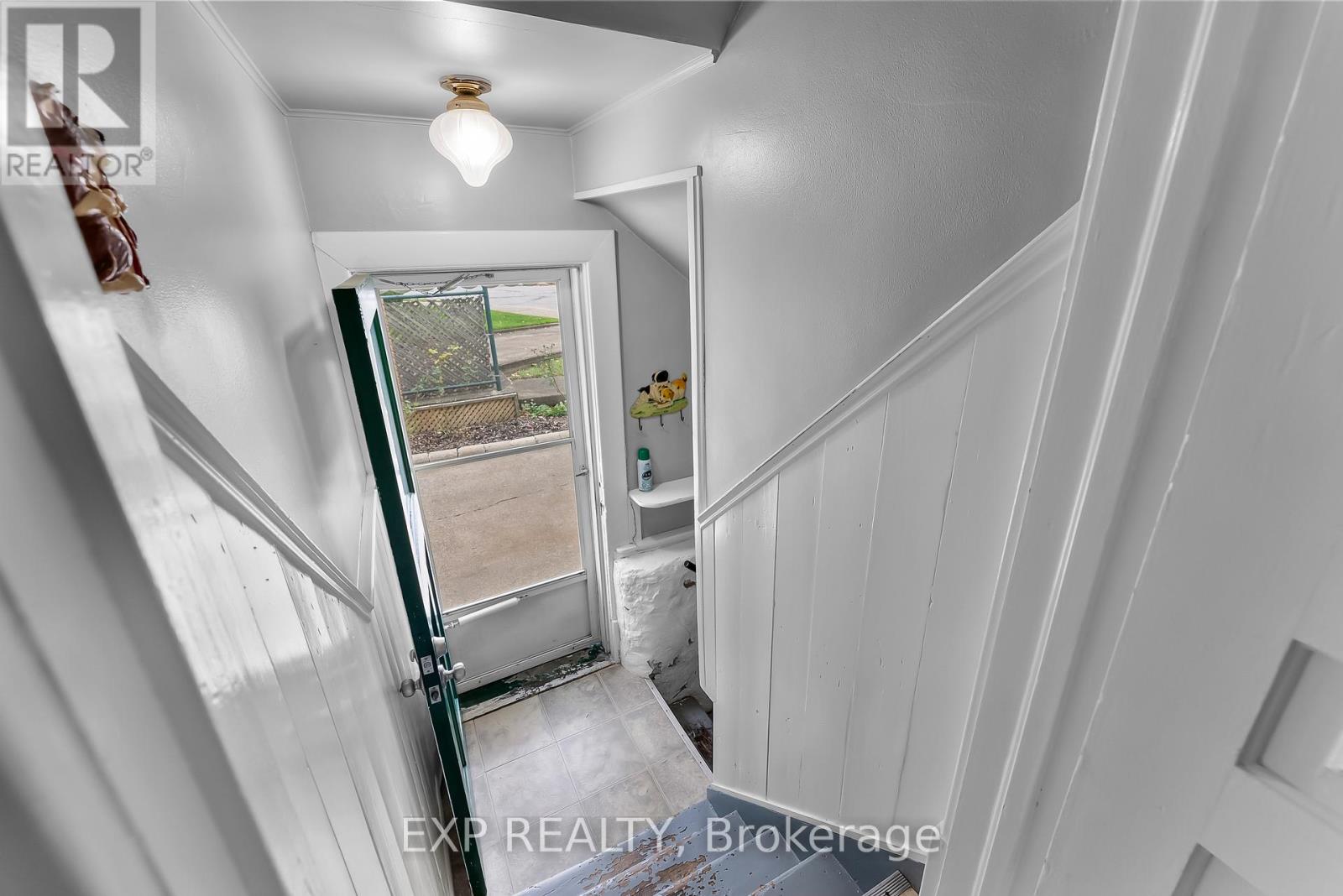 4364 Otter Street, Niagara Falls, Ontario  L2E 1G4 - Photo 28 - X12478216