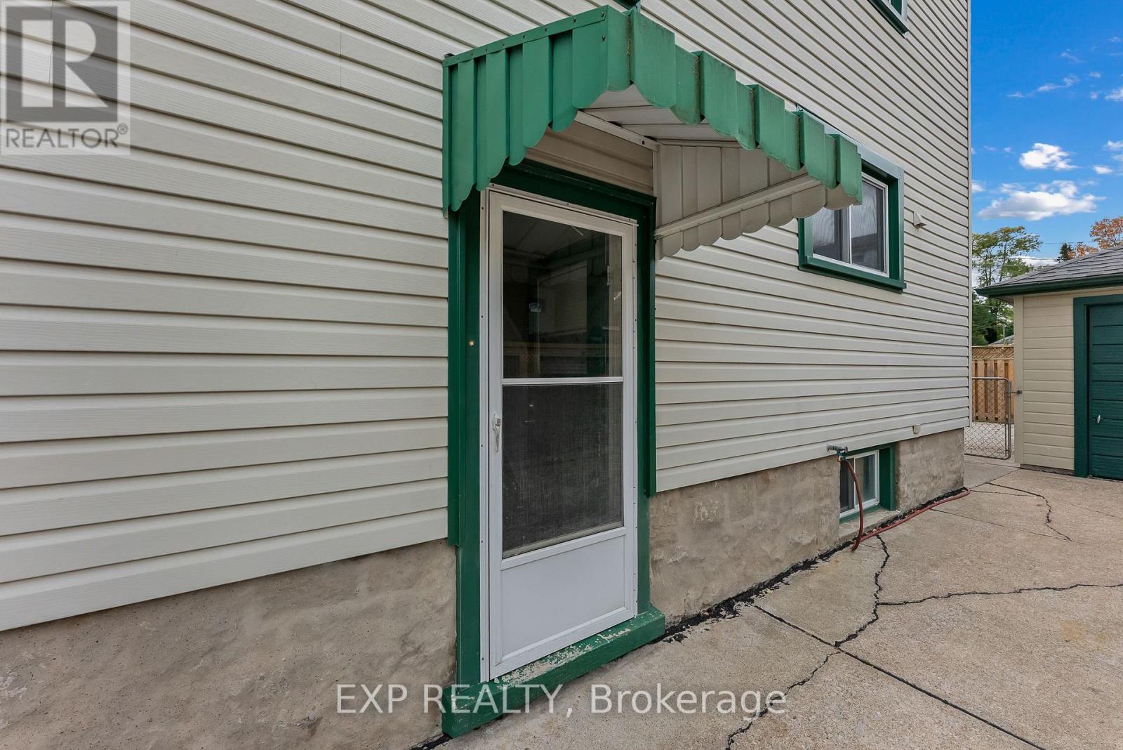 4364 Otter Street, Niagara Falls, Ontario  L2E 1G4 - Photo 29 - X12478216