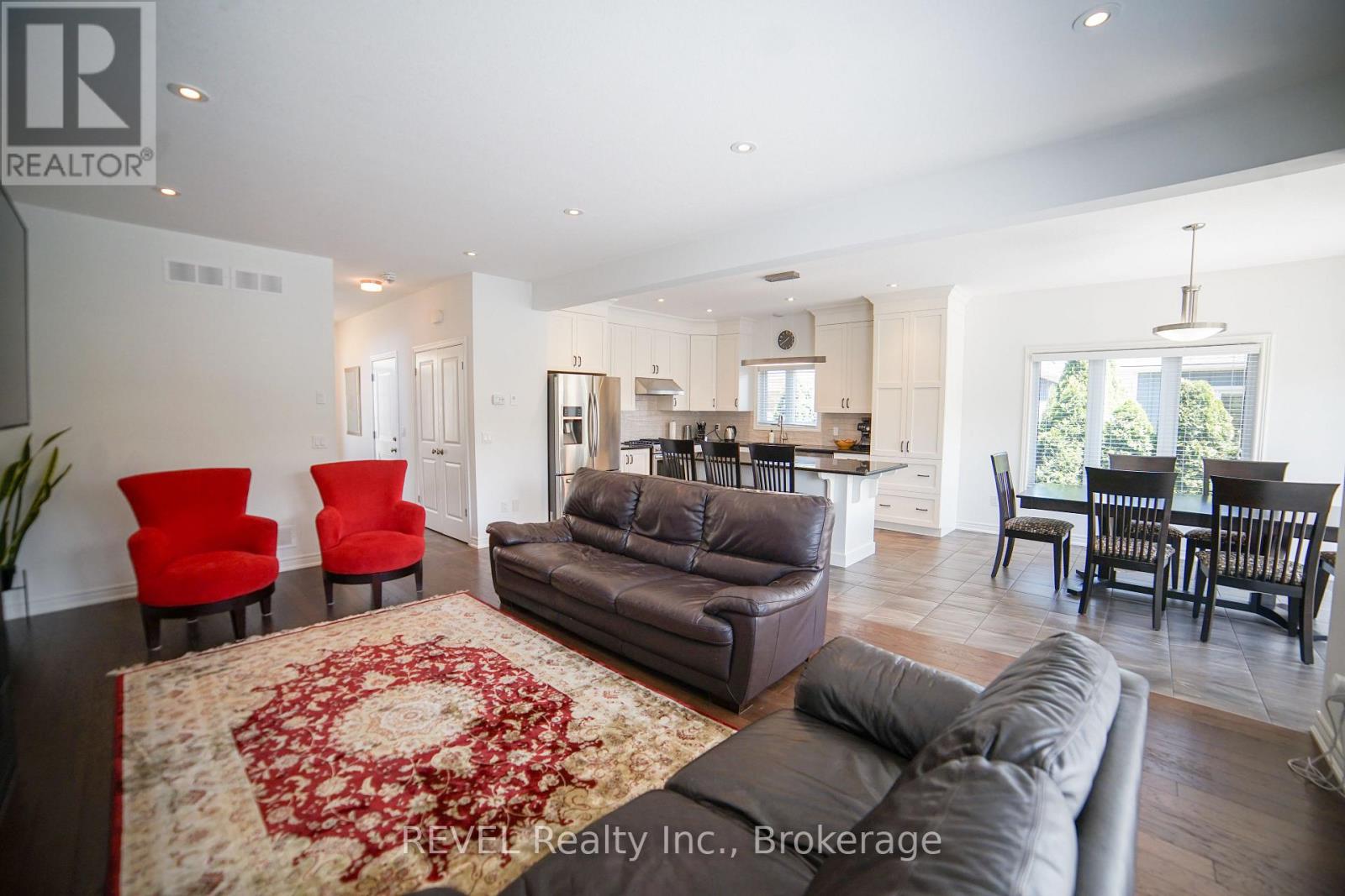 55 Pierpoint Drive, Niagara-On-The-Lake, Ontario  L0S 1J0 - Photo 11 - X12478260