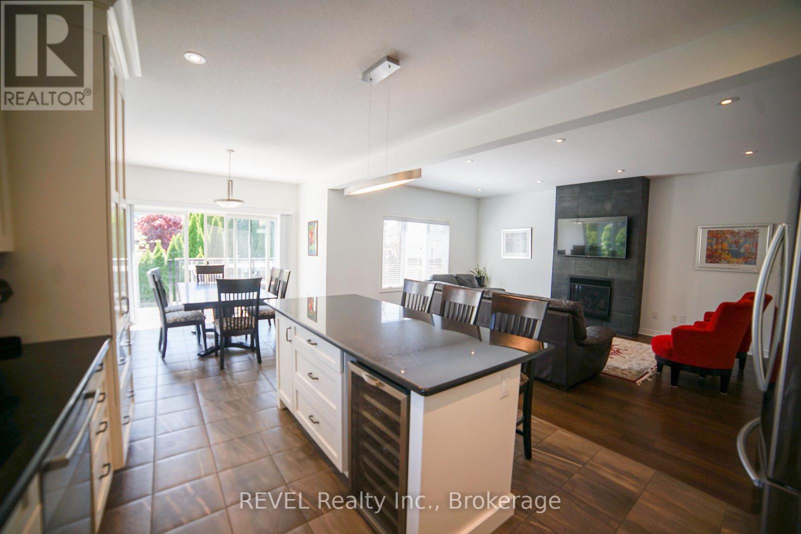 55 Pierpoint Drive, Niagara-On-The-Lake, Ontario  L0S 1J0 - Photo 12 - X12478260