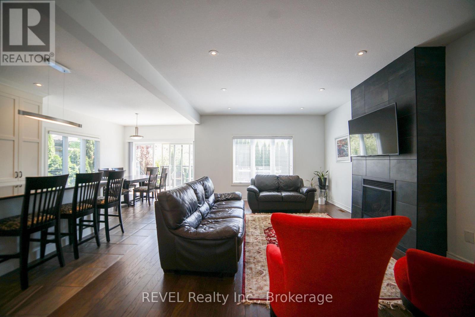 55 Pierpoint Drive, Niagara-On-The-Lake, Ontario  L0S 1J0 - Photo 14 - X12478260