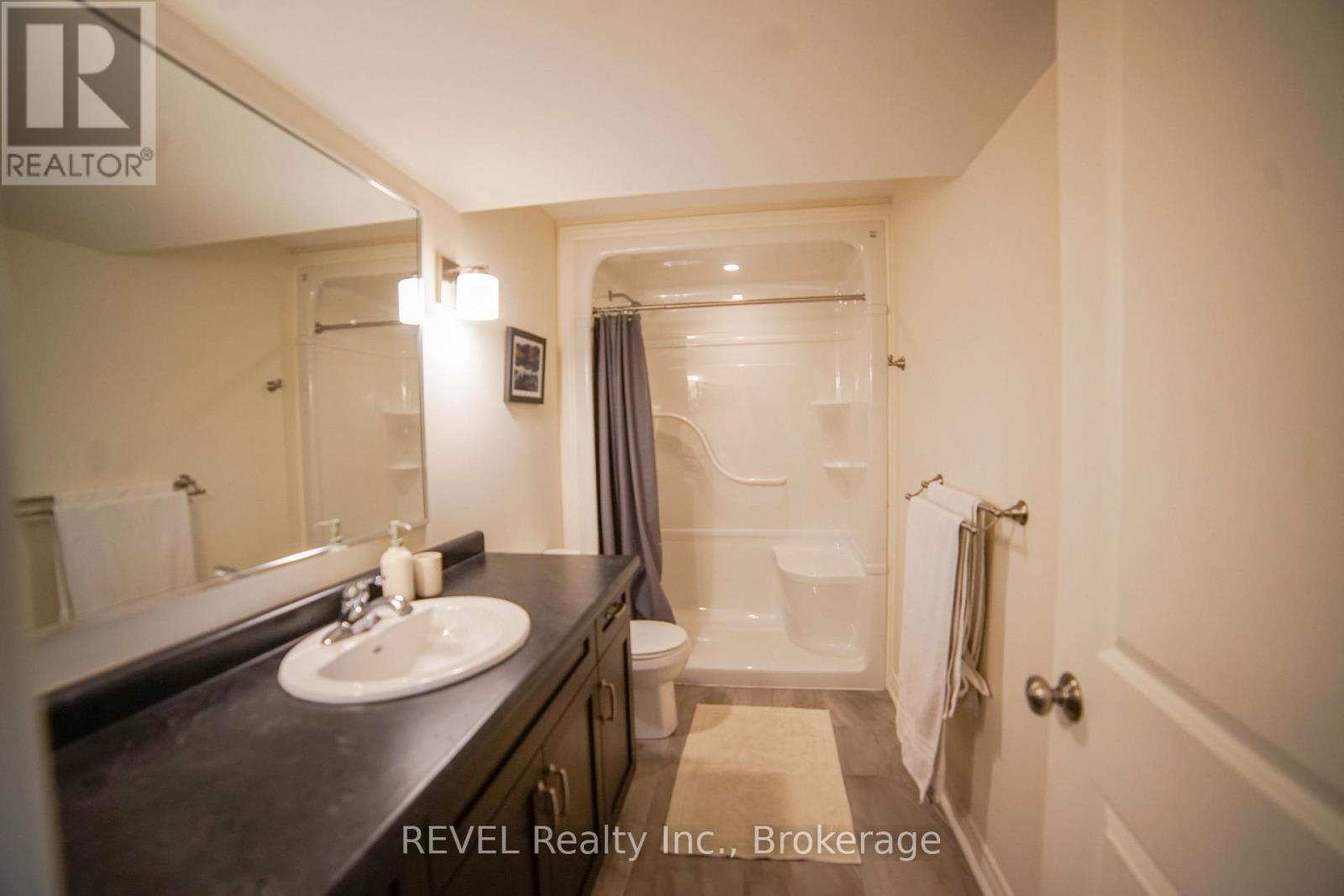 55 Pierpoint Drive, Niagara-On-The-Lake, Ontario  L0S 1J0 - Photo 15 - X12478260