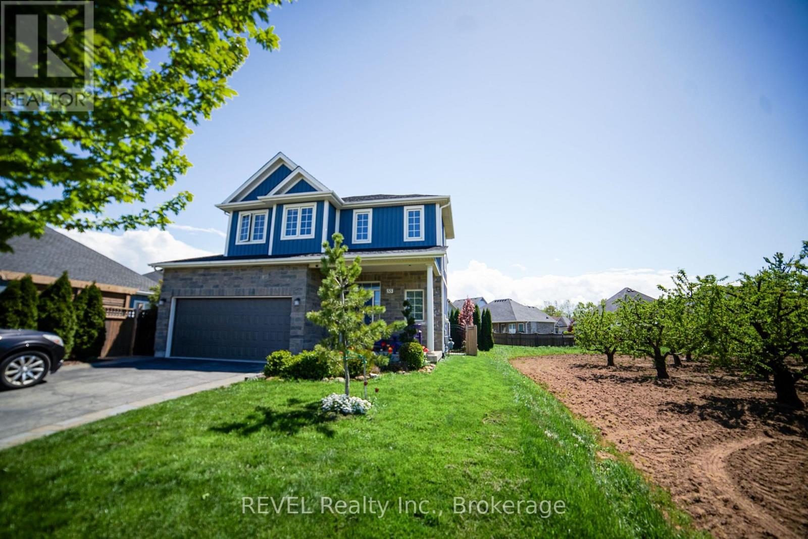 55 Pierpoint Drive, Niagara-On-The-Lake, Ontario  L0S 1J0 - Photo 2 - X12478260