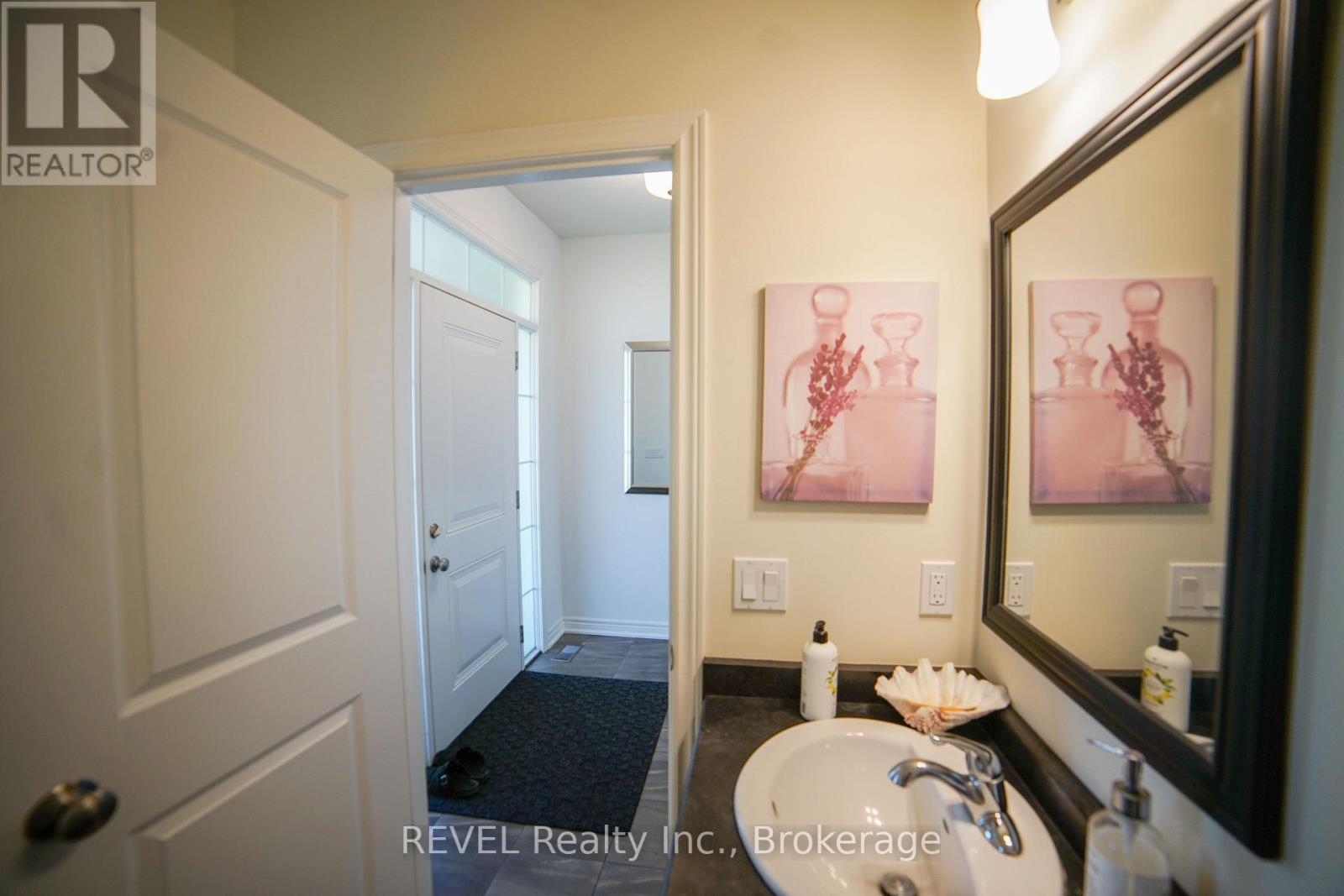 55 Pierpoint Drive, Niagara-On-The-Lake, Ontario  L0S 1J0 - Photo 26 - X12478260