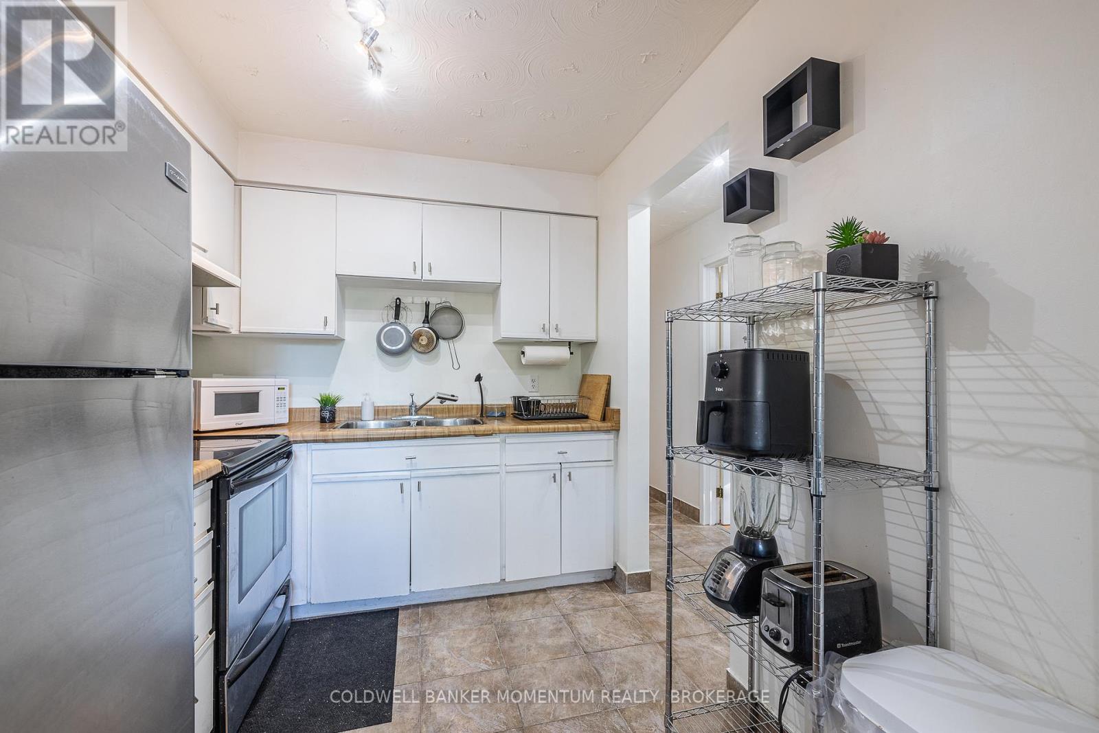 301 - 78 Welland Street N, Thorold, Ontario L2V 2C1 - Photo 14 - X12478296