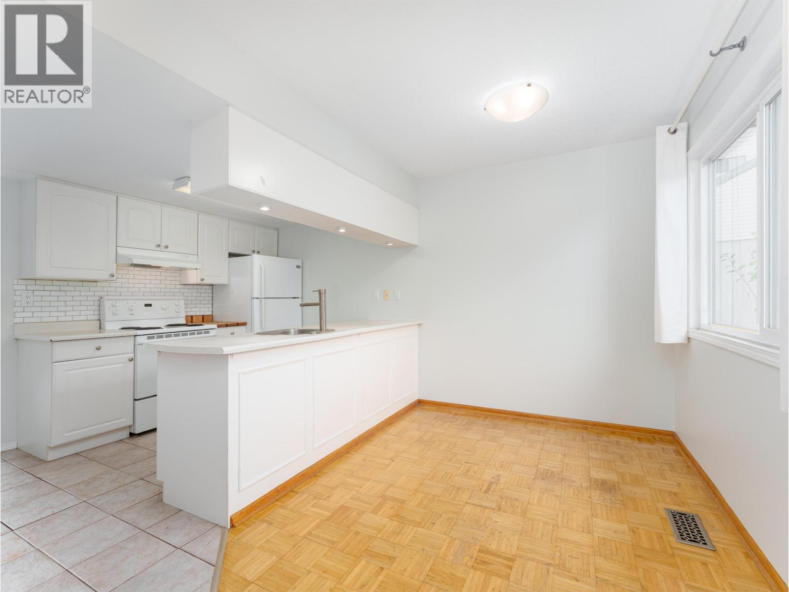 5 3554 E 49th Avenue, Vancouver, British Columbia  V5S 1M4 - Photo 5 - R3038678