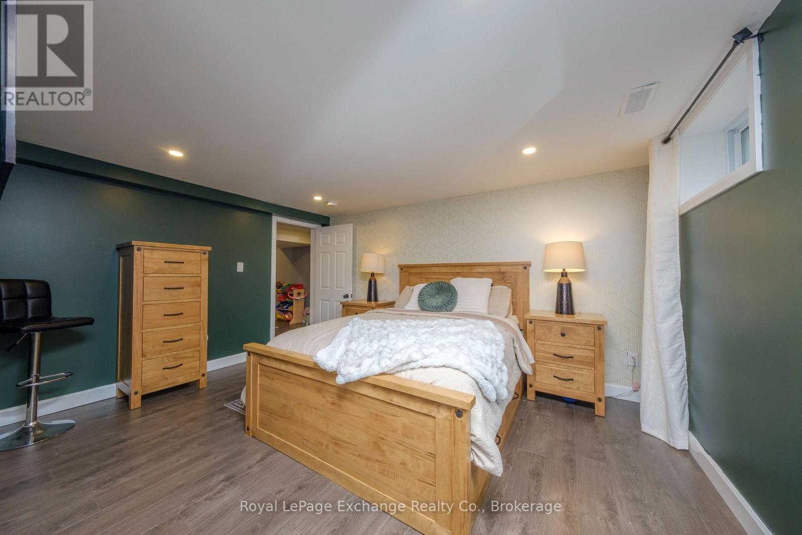 391 7th Avenue E, Owen Sound, Ontario  N4K 2W8 - Photo 16 - X12478238