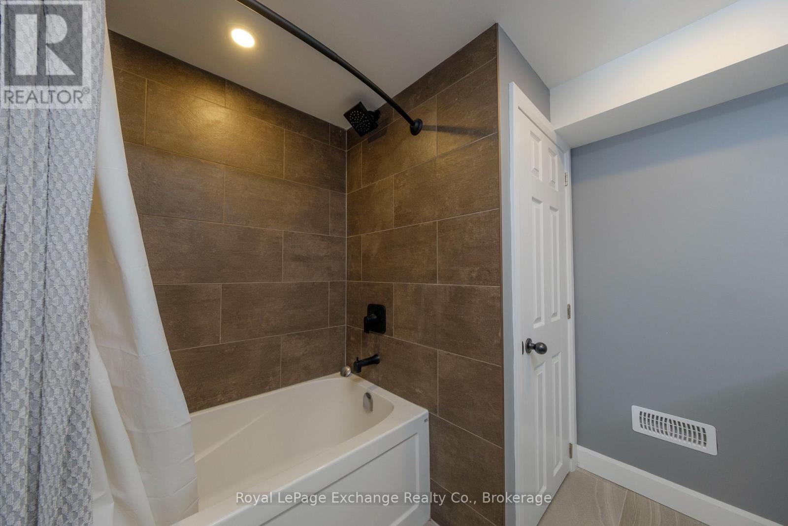 391 7th Avenue E, Owen Sound, Ontario  N4K 2W8 - Photo 19 - X12478238