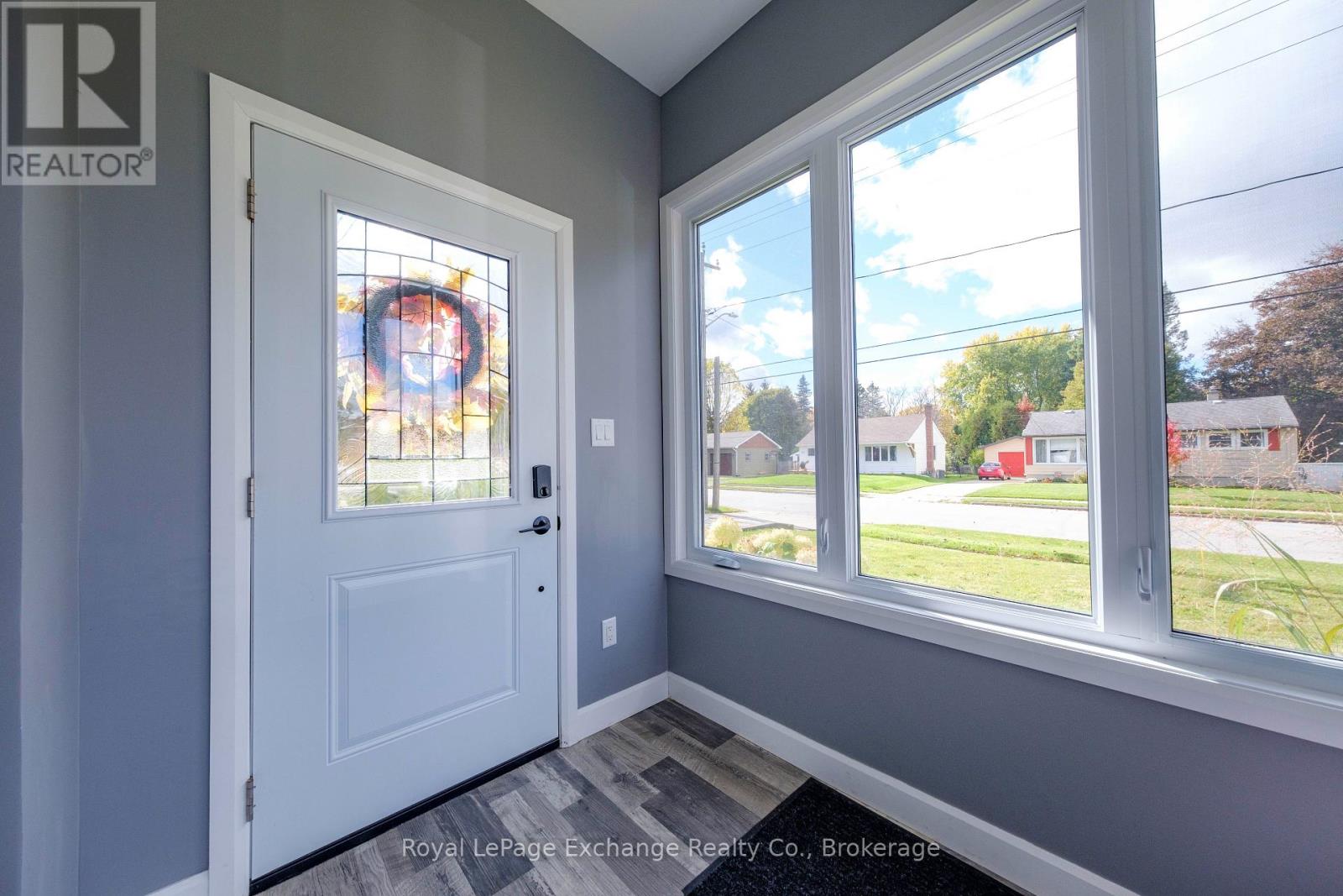 391 7th Avenue E, Owen Sound, Ontario  N4K 2W8 - Photo 4 - X12478238