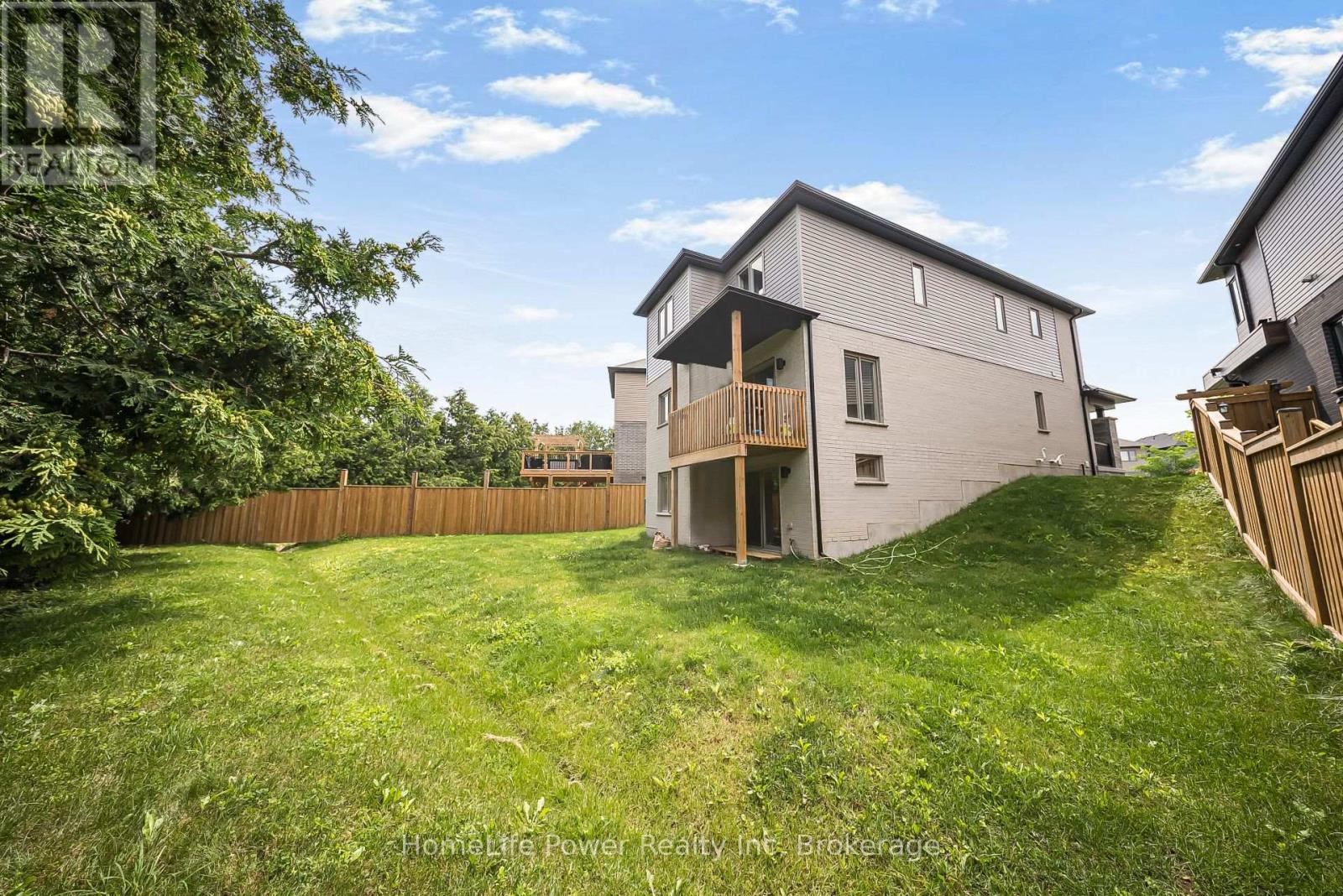 17 Ferris Circle, Guelph, Ontario  N1G 0H2 - Photo 12 - X12478244