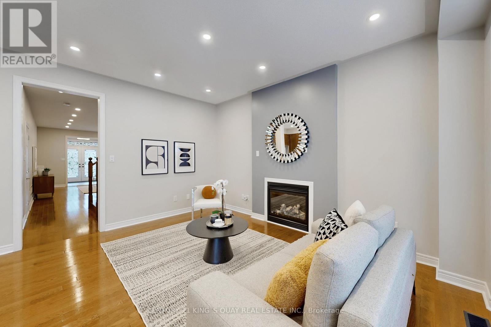 18 Edgehill Avenue, Whitchurch-Stouffville, Ontario  L4A 0V4 - Photo 11 - N12477933