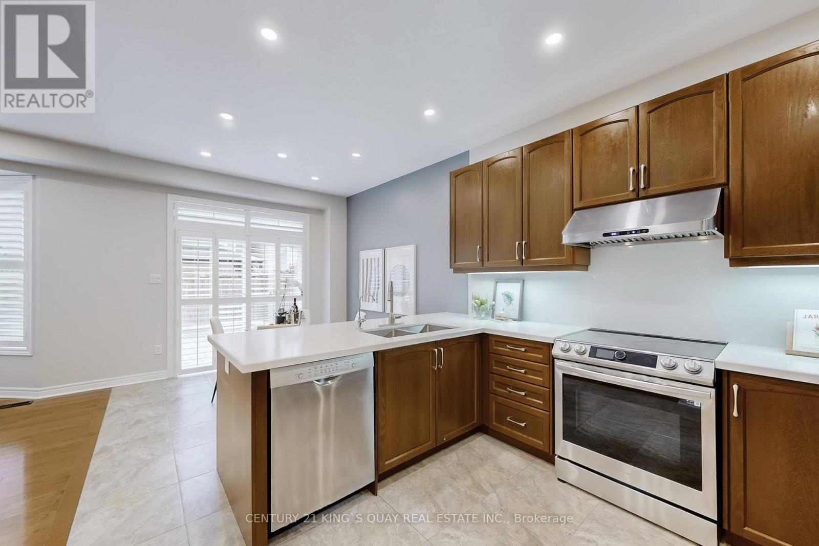 18 Edgehill Avenue, Whitchurch-Stouffville, Ontario  L4A 0V4 - Photo 16 - N12477933