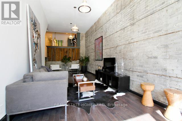 Main - 726 Gerrard Street, Toronto, Ontario  M4M 1Y3 - Photo 4 - E12447970