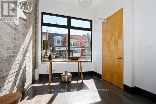Main - 726 Gerrard Street, Toronto, Ontario  M4M 1Y3 - Photo 5 - E12447970