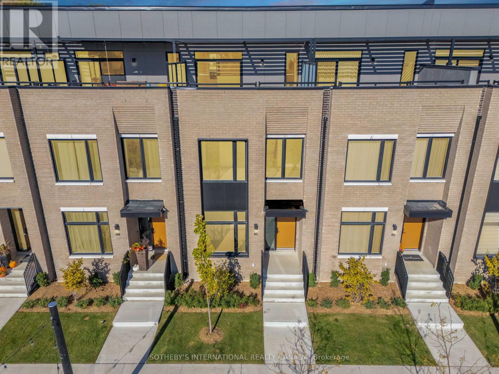 Th 85 - 60 Lou Parsons Way Drive, Mississauga, Ontario  L5H 0B2 - Photo 2 - W12469261