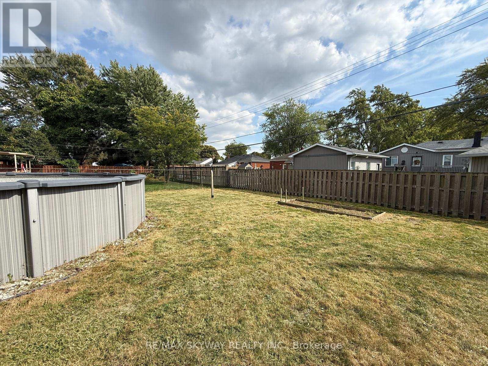 207 Thorold Road N, Welland, Ontario  L3C 3V9 - Photo 30 - X12460596