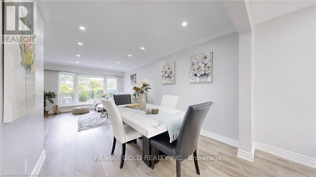 28 Navenby Crescent, Toronto, Ontario  M9L 1B2 - Photo 12 - W12412038
