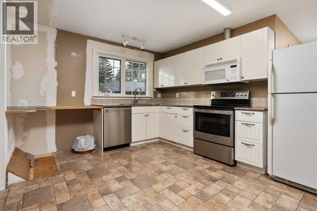 6505 45a Avenue, Camrose, Alberta  T4V 0C8 - Photo 5 - A2265697