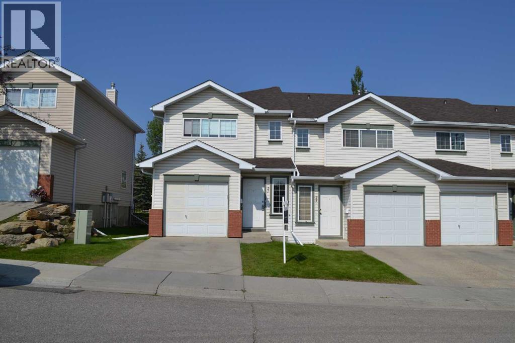 21 Country Hills Rise Nw, Calgary, Alberta  T3K 4S7 - Photo 2 - A2255916