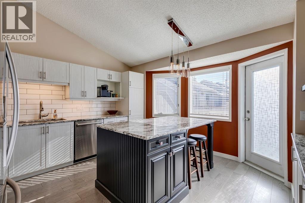 19 Sunlake Gardens Se, Calgary, Alberta  T2X 3G4 - Photo 13 - A2265866