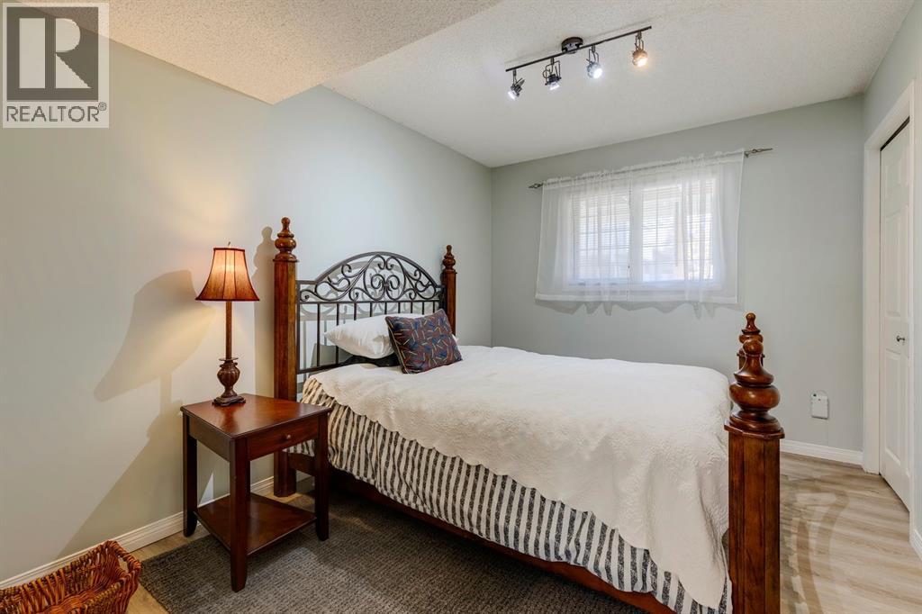 19 Sunlake Gardens Se, Calgary, Alberta  T2X 3G4 - Photo 25 - A2265866