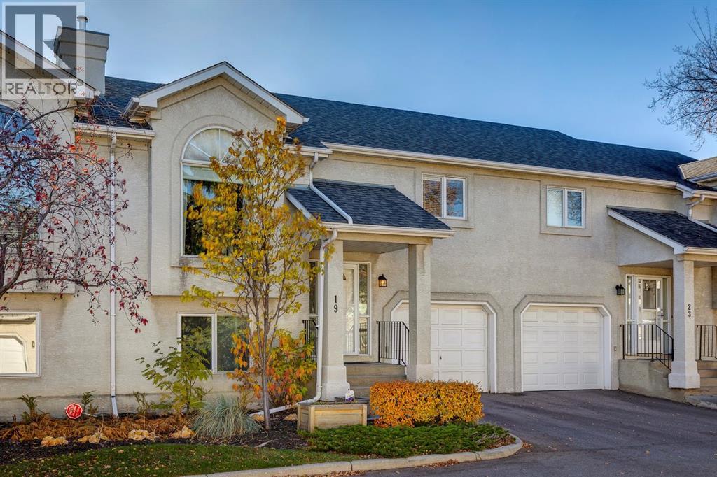 19 Sunlake Gardens Se, Calgary, Alberta  T2X 3G4 - Photo 3 - A2265866