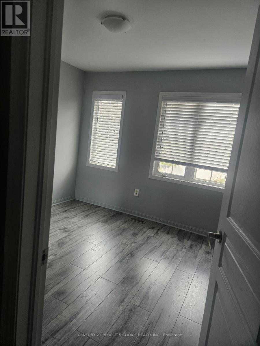 24 John W Taylor Avenue, New Tecumseth (Alliston), Ontario  L9R 0B5 - Photo 9 - N12432174