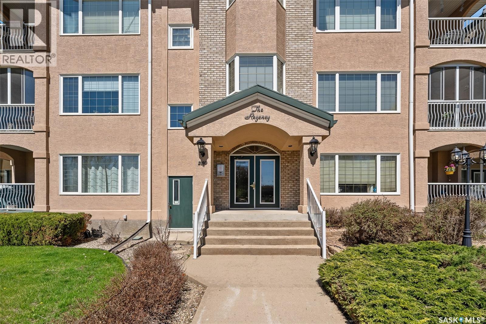 105 240 Athabasca STREET E, moose jaw, Saskatchewan