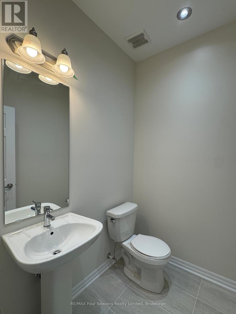 241 Warden Street, Clearview, Ontario  L0M 1S0 - Photo 18 - S12478406