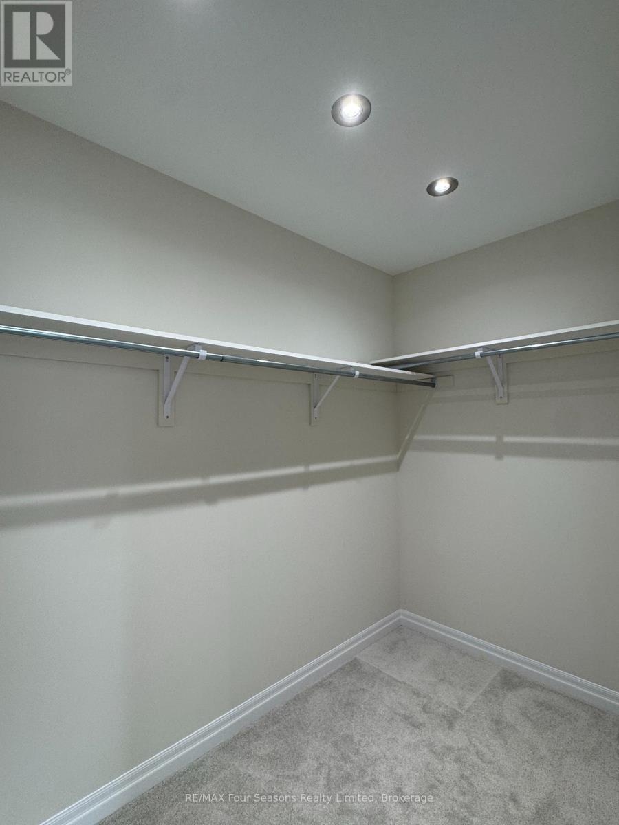 241 Warden Street, Clearview, Ontario  L0M 1S0 - Photo 31 - S12478406