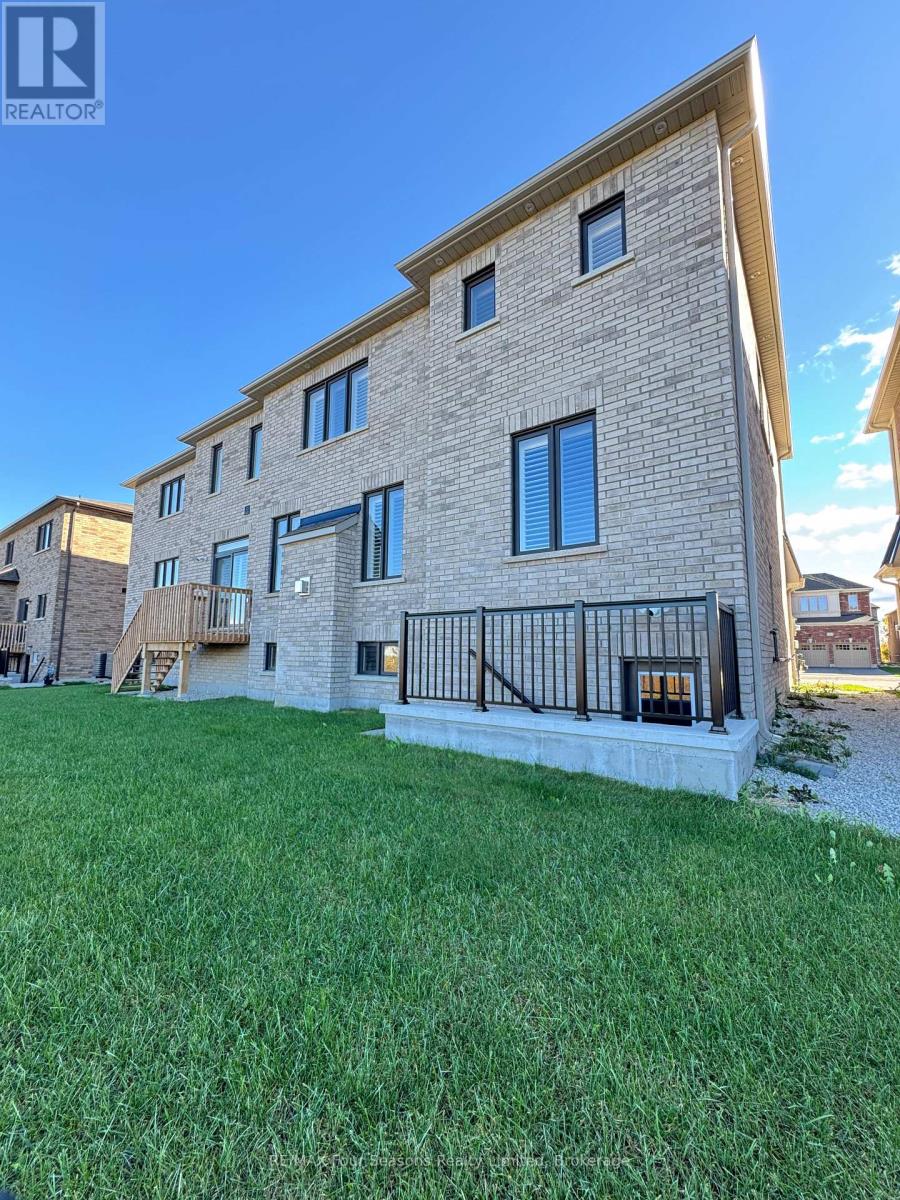 241 Warden Street, Clearview, Ontario  L0M 1S0 - Photo 45 - S12478406