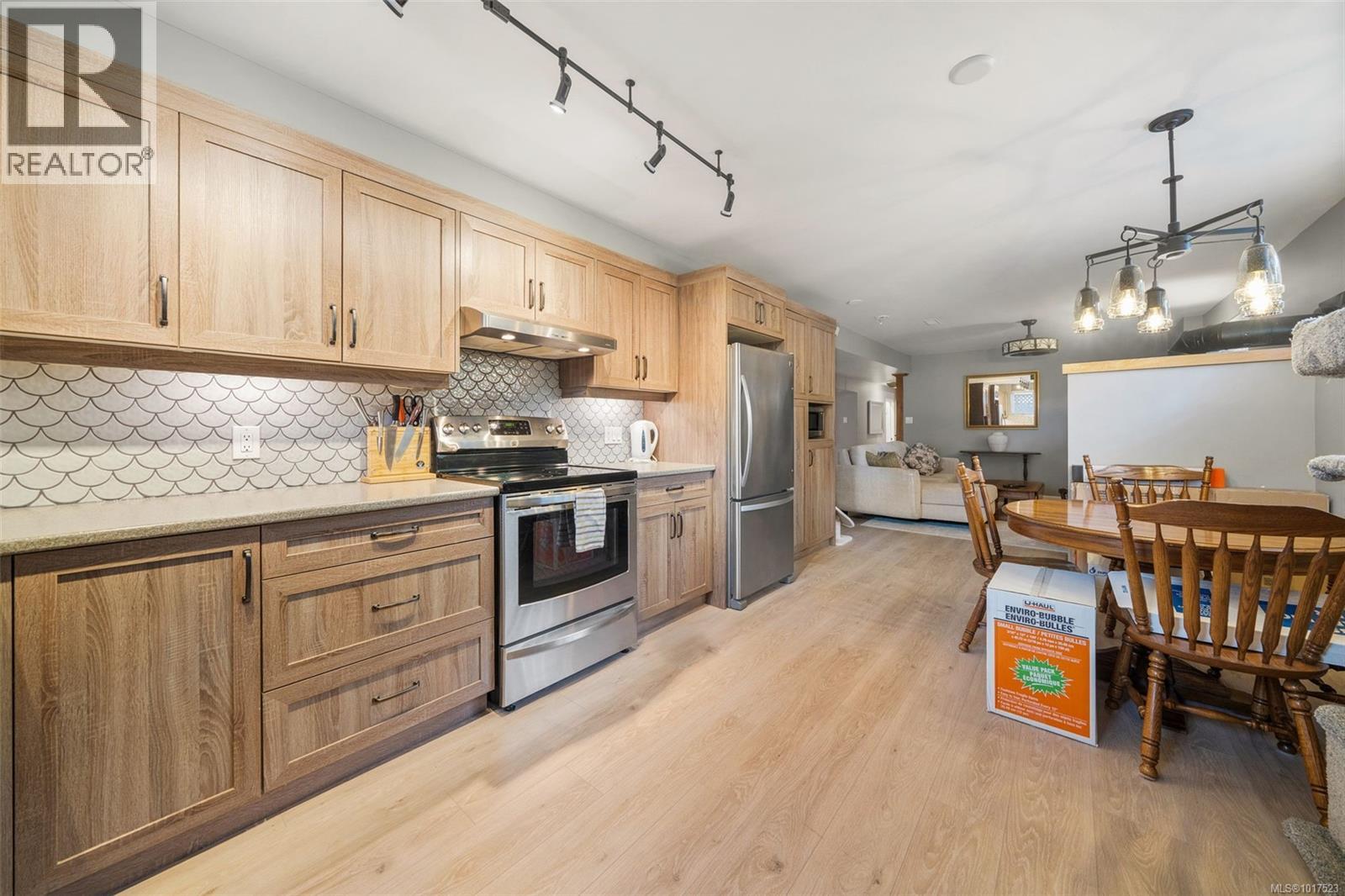 1296 Garkil Rd, Saanich, British Columbia  V9P 2L3 - Photo 16 - 1017523