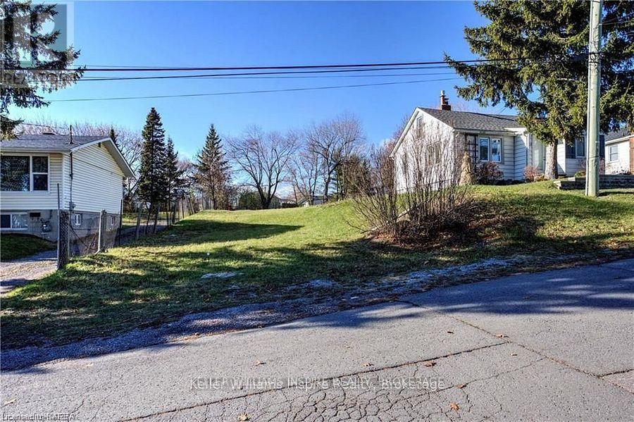 20 Shaw Street, Kingston, Ontario K7K 4Y4 - Photo 2 - X12478403