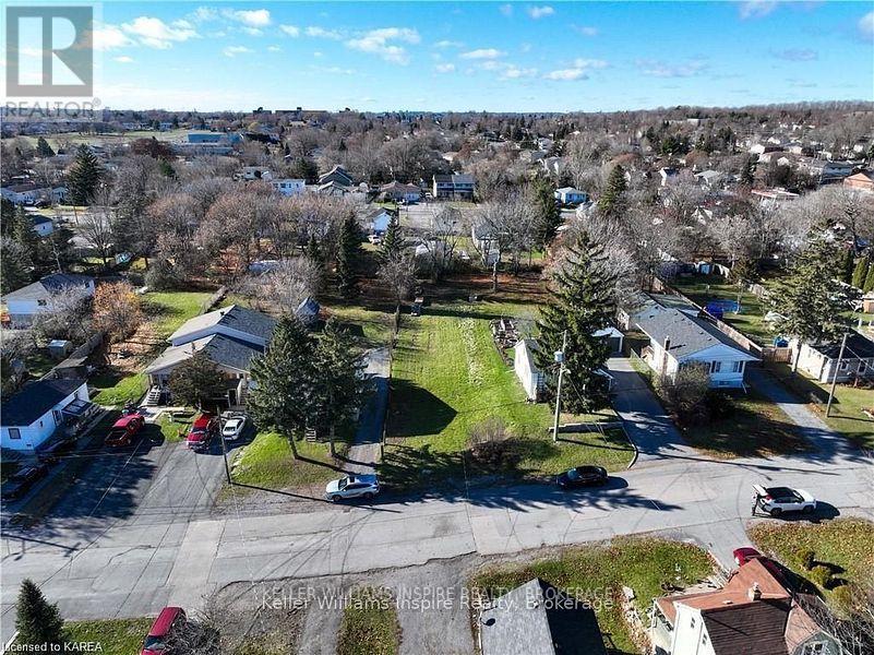 20 Shaw Street, Kingston, Ontario K7K 4Y4 - Photo 3 - X12478403
