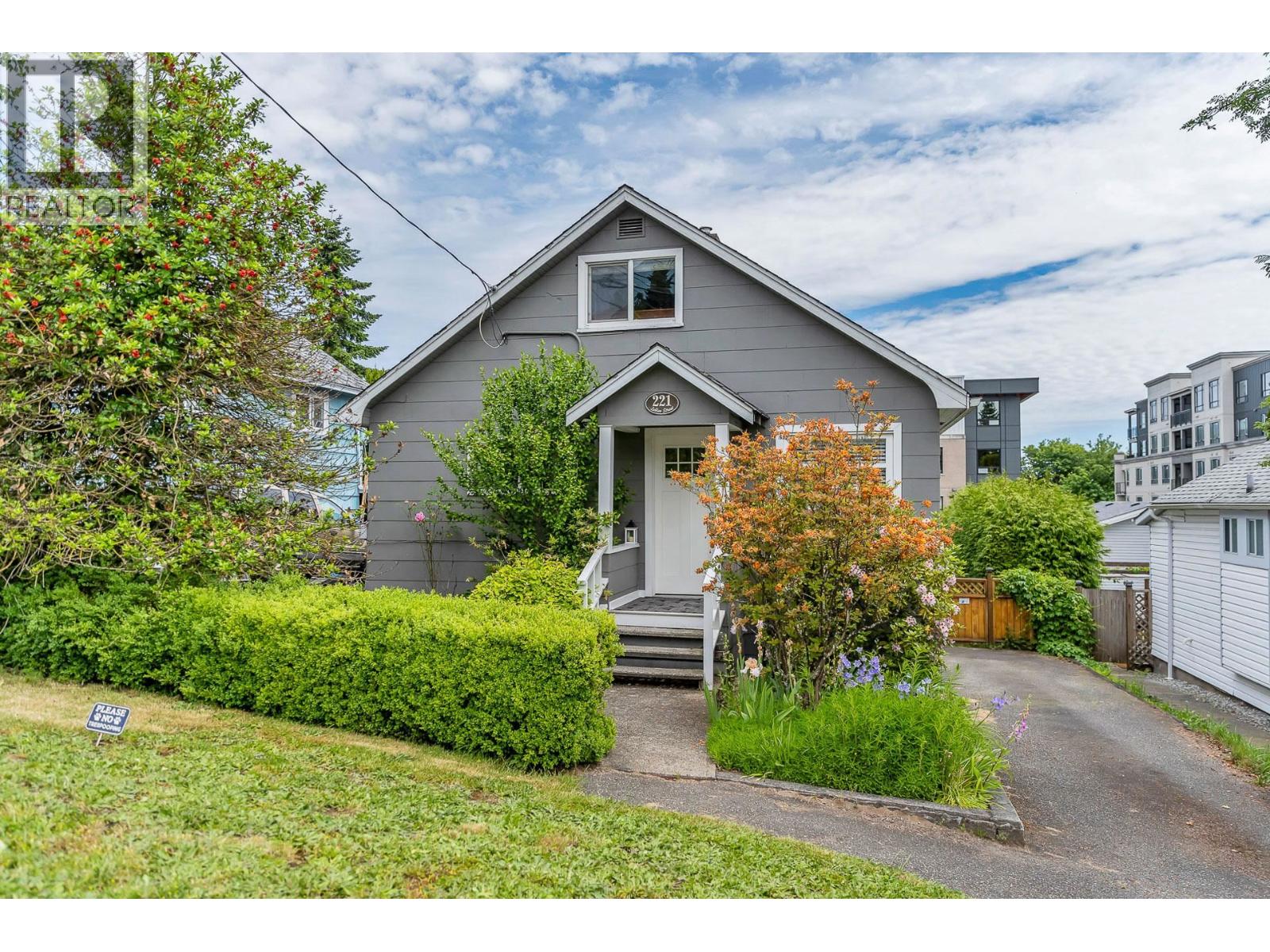 221 LEBLEU STREET, Coquitlam, British Columbia