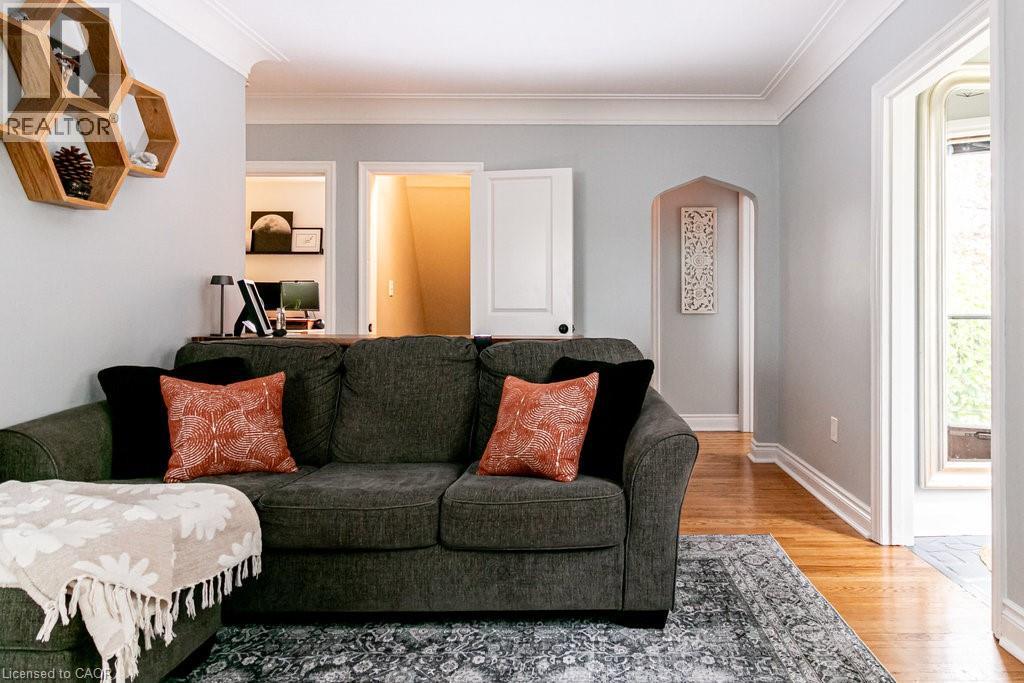 30 Montrose Avenue, Hamilton, Ontario  L8K 4X9 - Photo 2 - 40781357