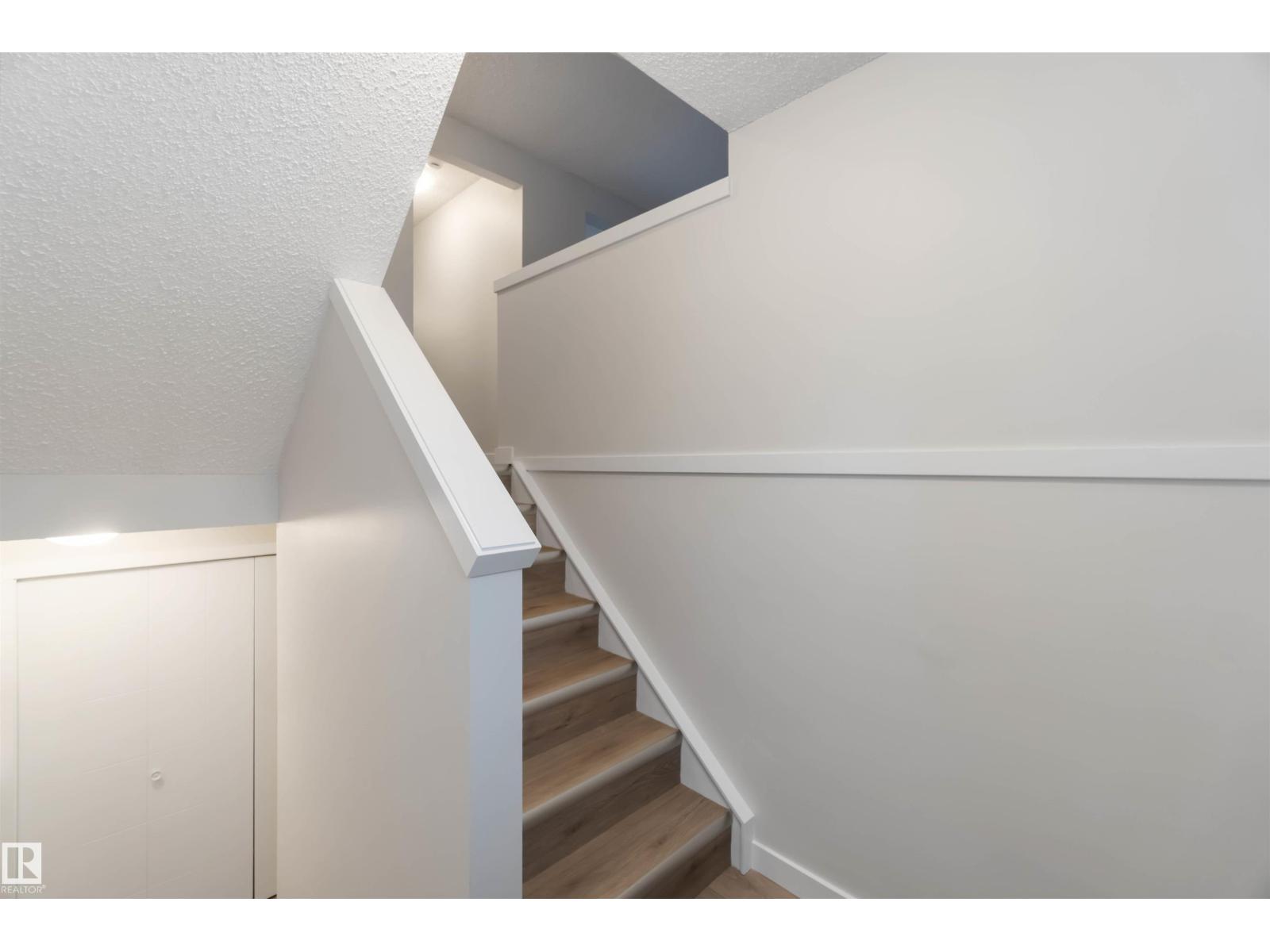 10406b 28a Av Nw, Edmonton, Alberta  T6J 4J6 - Photo 3 - E4463186