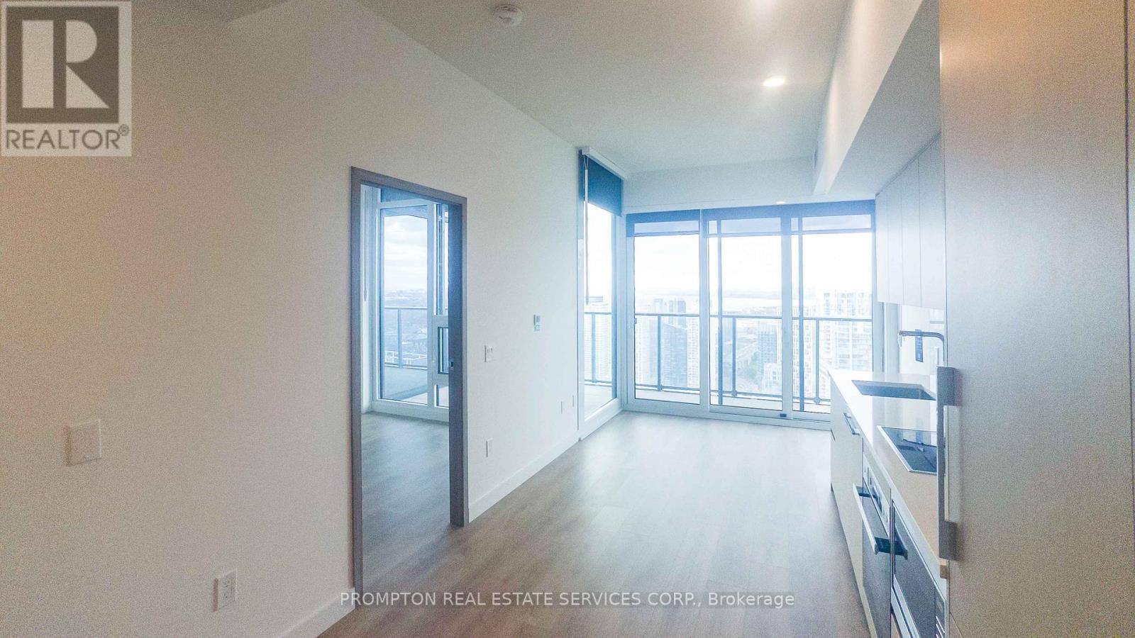 5112 - 3 Concord Cityplace Way, Toronto, Ontario  M5V 0X4 - Photo 11 - C12478080