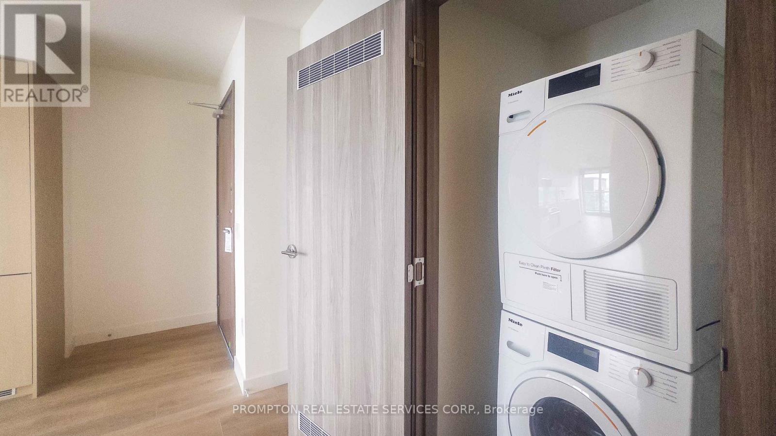 5112 - 3 Concord Cityplace Way, Toronto, Ontario  M5V 0X4 - Photo 3 - C12478080