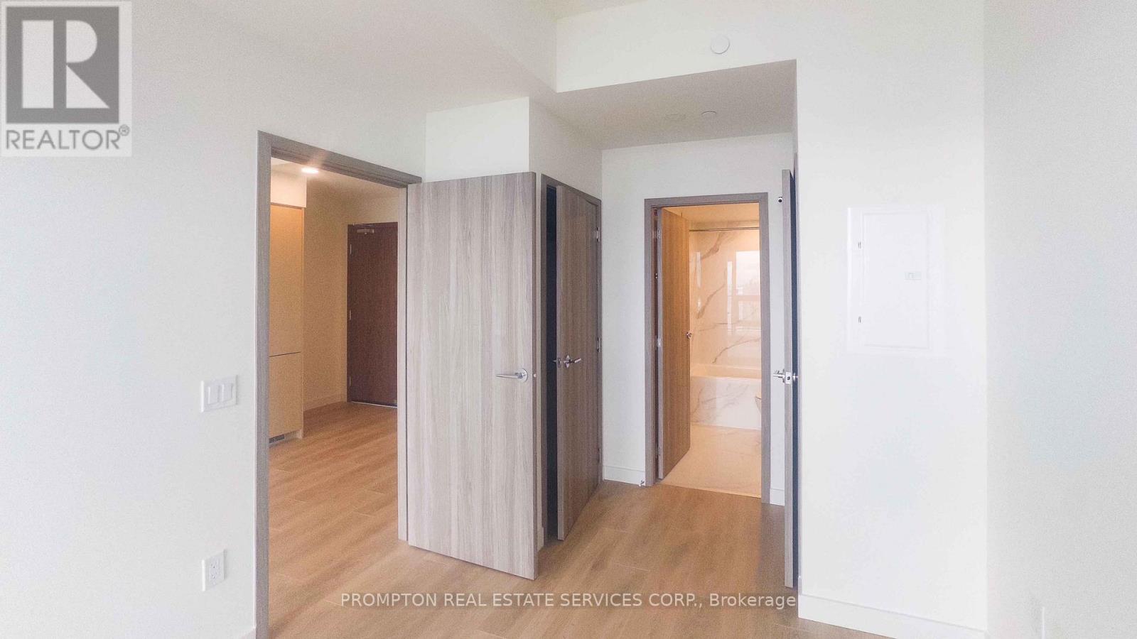 5112 - 3 Concord Cityplace Way, Toronto, Ontario  M5V 0X4 - Photo 8 - C12478080