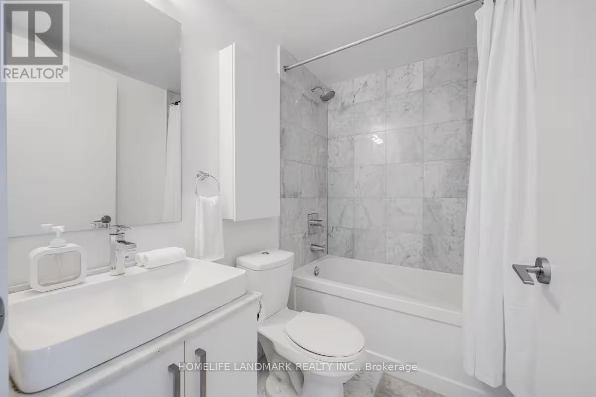 3206 - 12 York Street, Toronto, Ontario  M5J 0A9 - Photo 4 - C12478107