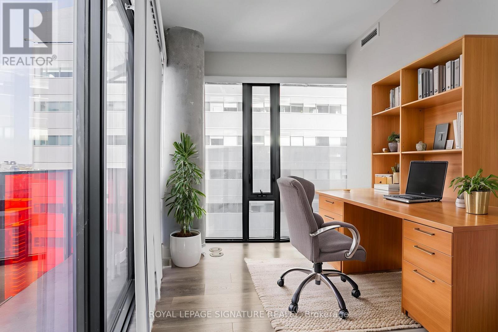 1805 - 215 Queen Street W, Toronto, Ontario  M5V 0P5 - Photo 10 - C12478117